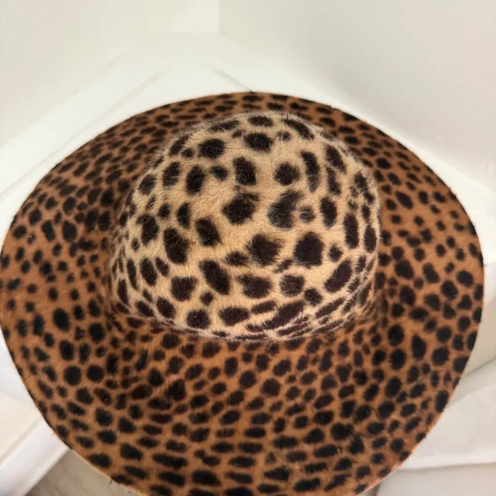 RARE Vintage Kangol Wide brim Leopard hat